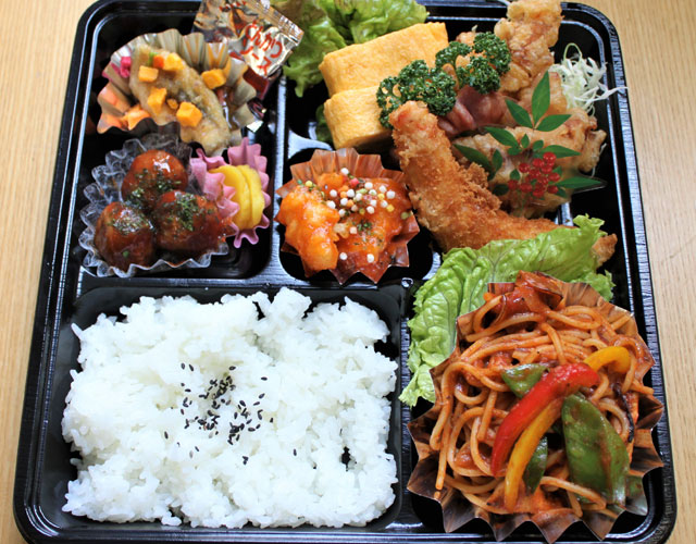 お子様弁当¥1,000の例